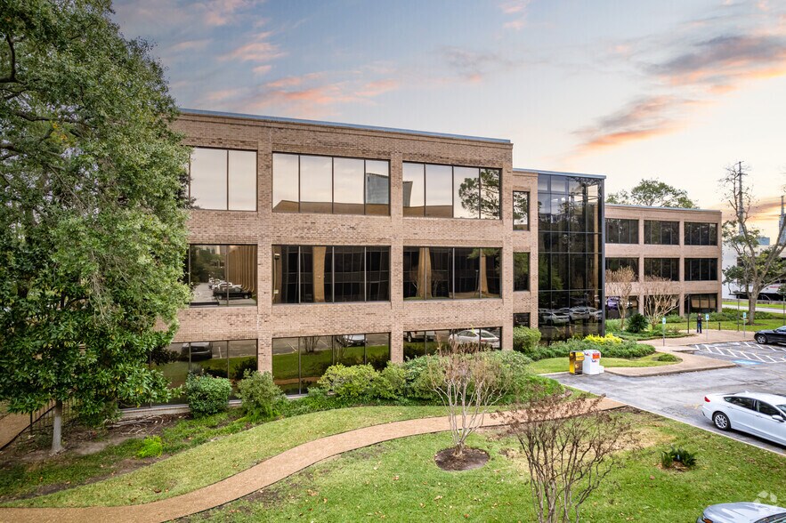 More Photos Of 4544 Post Oak Pl, Houston Office For Lease