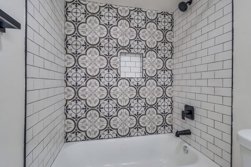 More Photos Of 1478 Hornblend St, San Diego Apartments For Sale