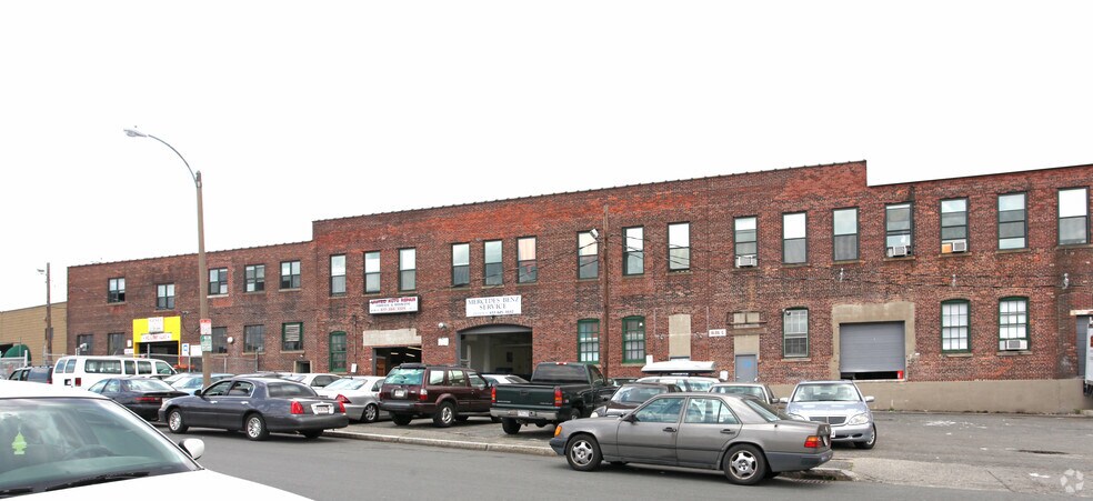 More Photos Of 86 Joy St, Somerville Warehouse For Lease