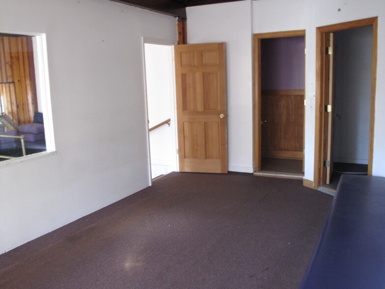 More Photos Of 101-105 Lockwood Ave, Yonkers Storefront For Sale