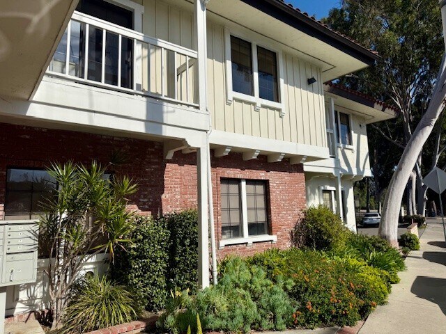 More Photos Of 14101 Valleyheart Dr, Sherman Oaks Office For Lease