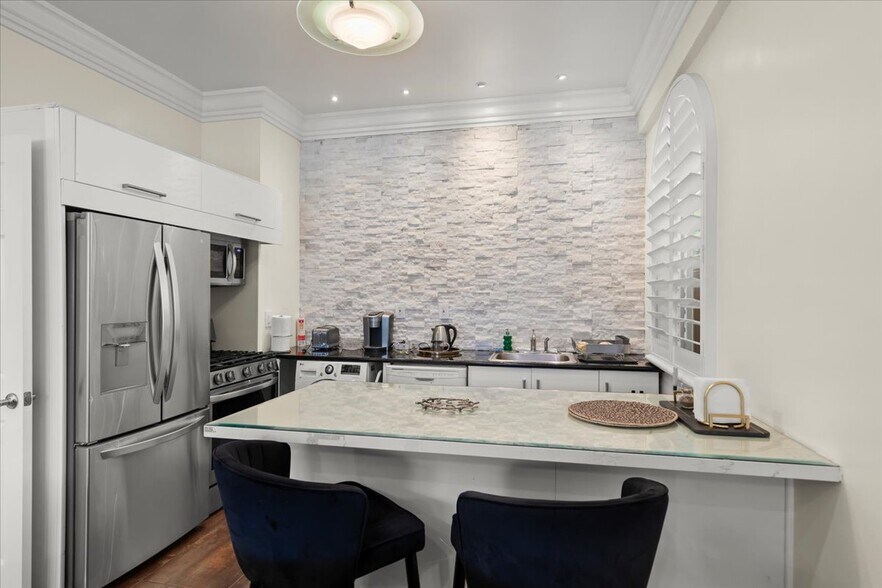 More Photos Of 1176 Laurel St, San Carlos Storefront Retail Residential For Sale