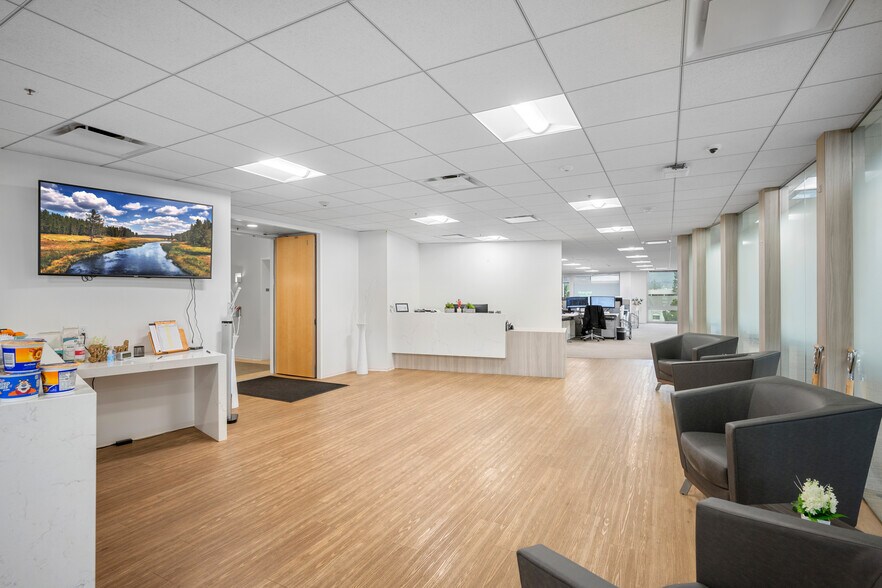 More Photos Of 301 N Lake Ave, Pasadena Office For Lease