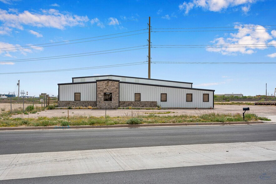 More Photos Of 1010 S Meadow Ave, Odessa Warehouse For Sale