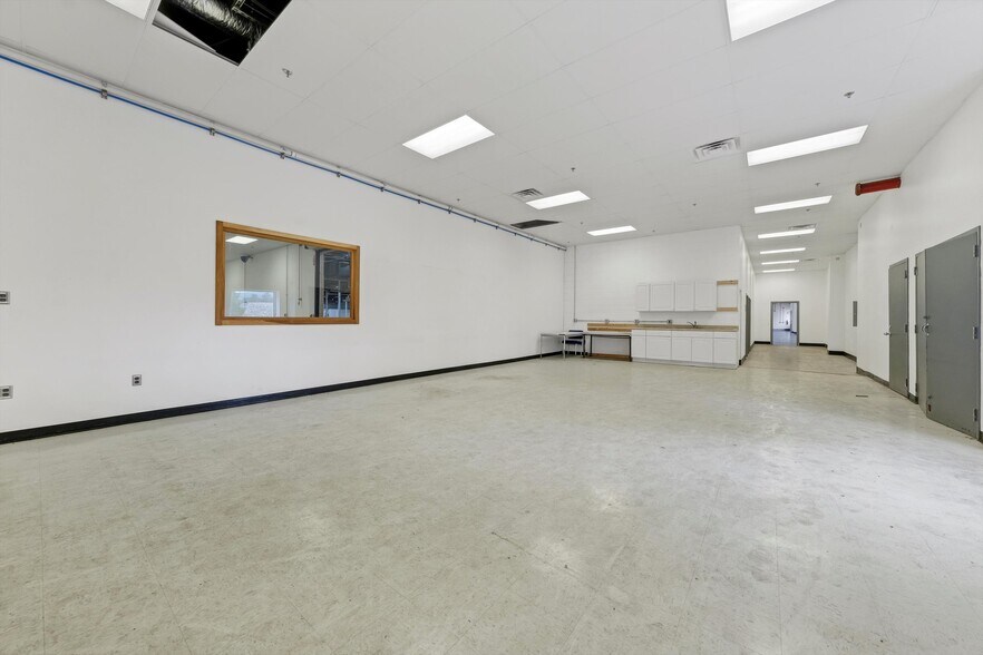 More Photos Of 90-98 Boices Ln, Kingston Warehouse For Sale