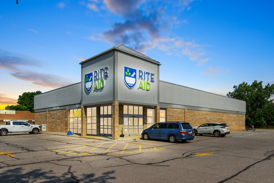 Primary Photo Of 4580 Liberty Ave, Vermilion Drugstore For Sale