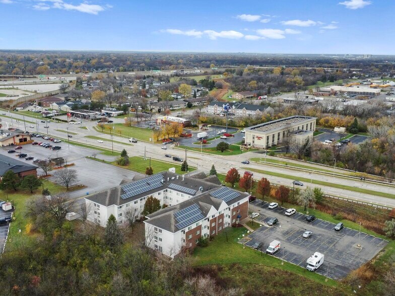 More Photos Of 1001 W College, Oak Creek Hotel For Sale