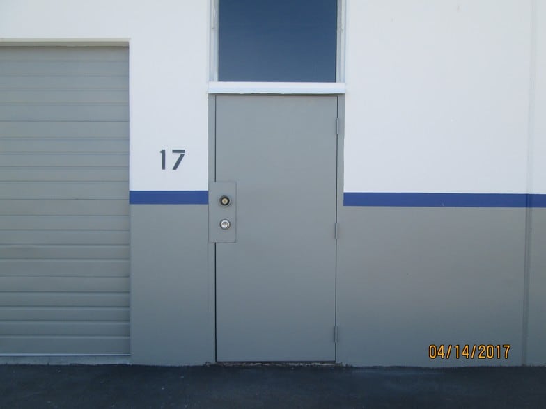 More Photos Of 7801-7811 Alabama Ave, Canoga Park Unknown For Lease