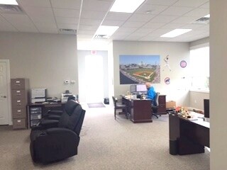 More Photos Of 1448-1458 Sycamore Rd, Yorkville Office For Lease