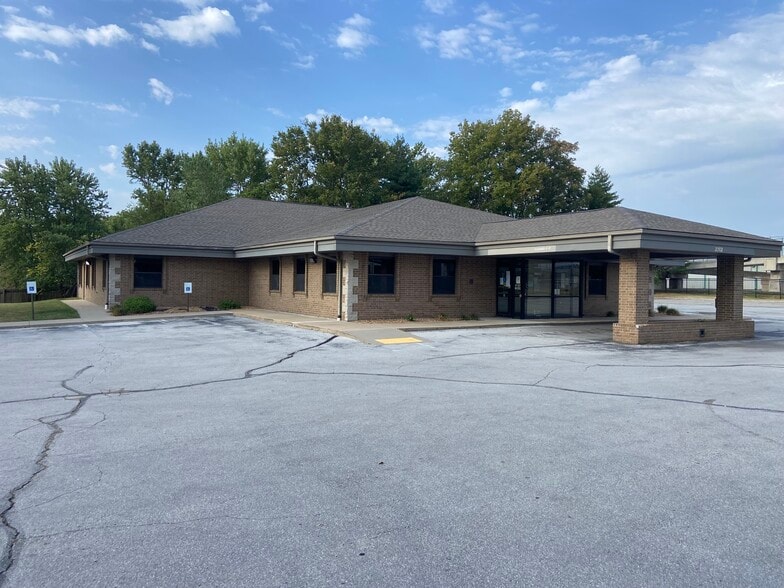 Primary Photo Of 2212 W Kearney St, Springfield Office For Sale