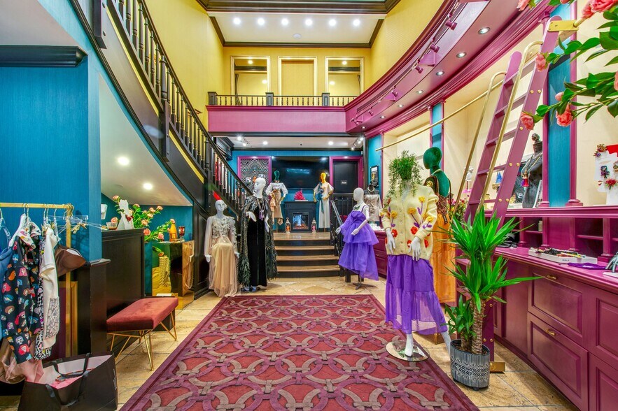 More Photos Of 9625-9647 Brighton Way, Beverly Hills Office For Lease