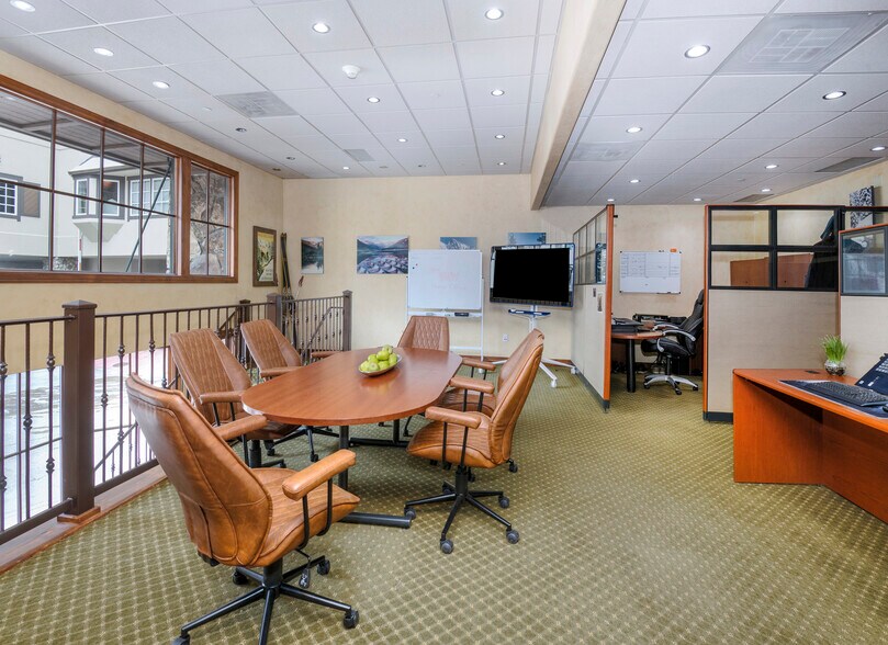 More Photos Of 63 Avondale Ln, Beaver Creek Storefront Retail Office For Sale