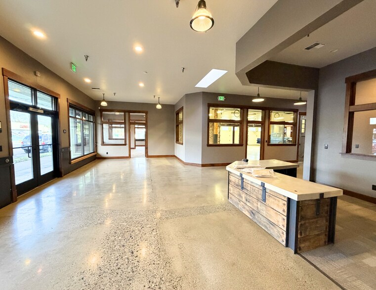 More Photos Of 1124 E Sherman Ave, Coeur d'Alene Storefront Retail Office For Lease