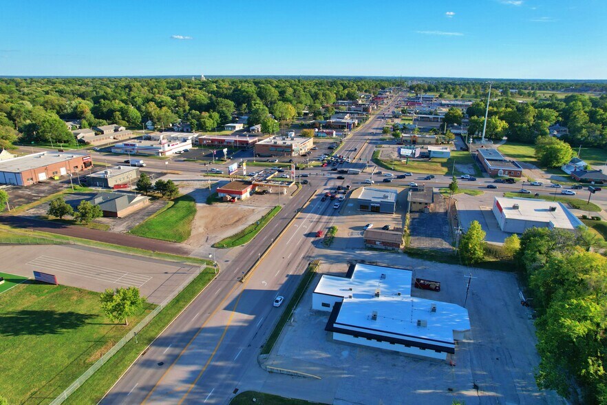 More Photos Of 700 S Limit Ave, Sedalia Medical For Lease