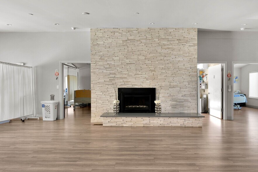 More Photos Of 1419 W Bullard Ave, Fresno Congregate Senior Housing For Sale