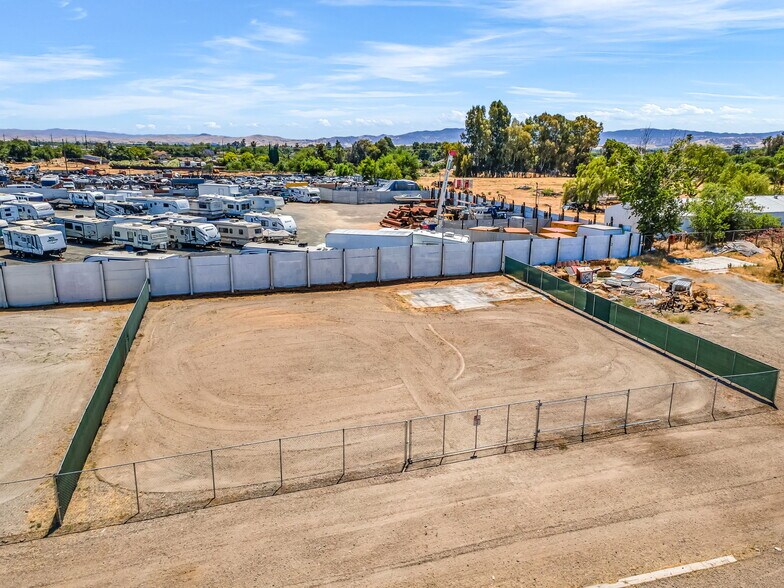 More Photos Of 6181 Brentwood Blvd, Brentwood Land For Lease