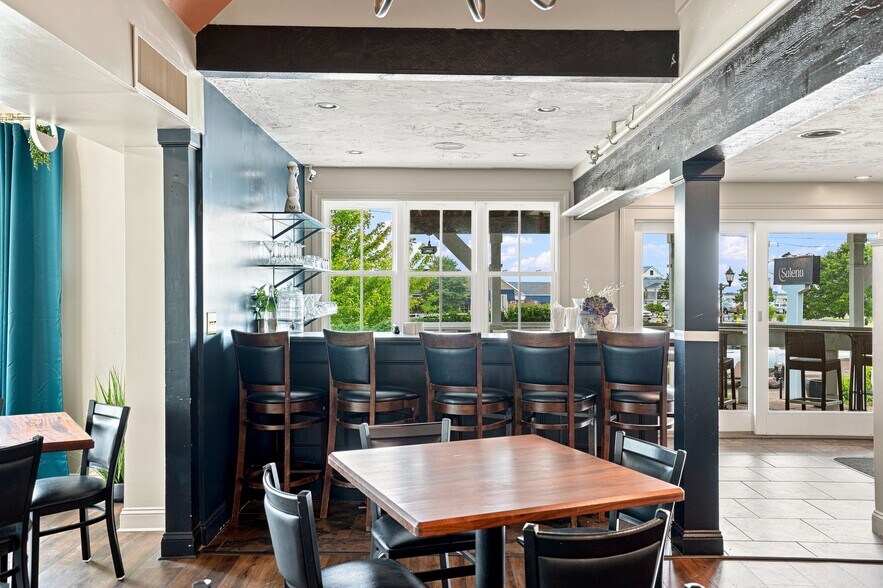 More Photos Of 170 Water St, Plymouth Storefront For Lease