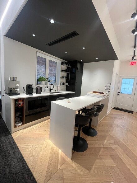 More Photos Of 709 D St SE, Washington Storefront For Lease