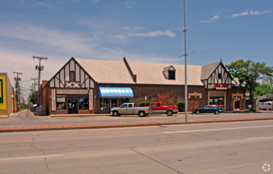 More Photos Of 1111-1113 University Ave, Lubbock Freestanding For Lease