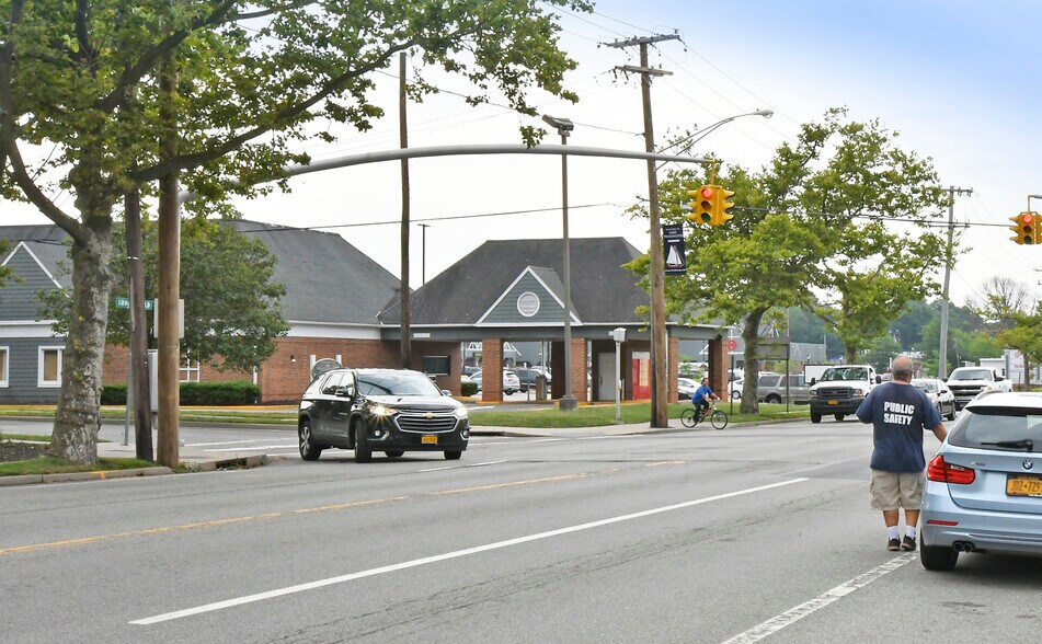 More Photos Of 166 Shore Rd, Port Washington Storefront Retail Office For Sale