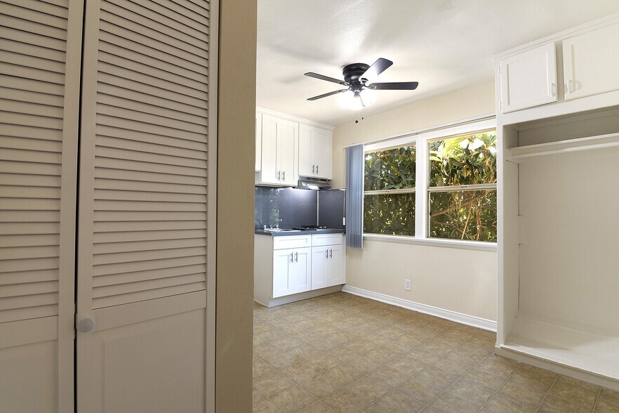 More Photos Of 1930 S Oxford Ave, Los Angeles Apartments For Sale