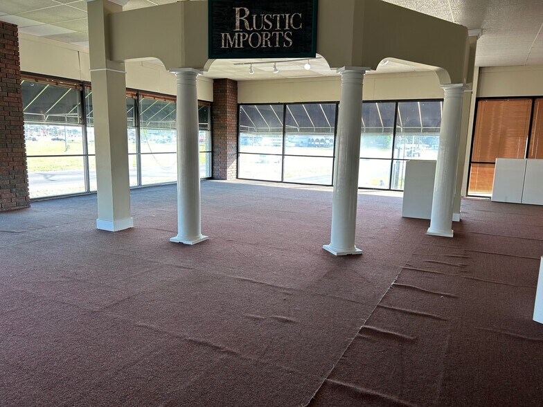 More Photos Of 60 Macarthur Dr, Alexandria Freestanding For Lease