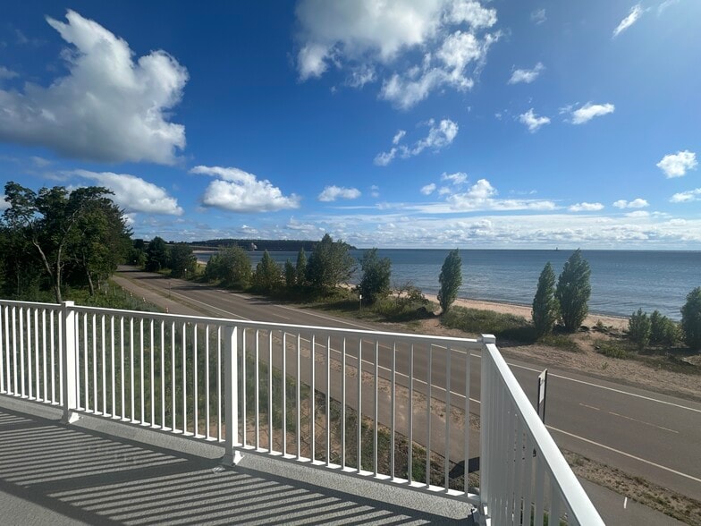 More Photos Of 2401 Lakeshore Blvd, Marquette Apartments For Sale