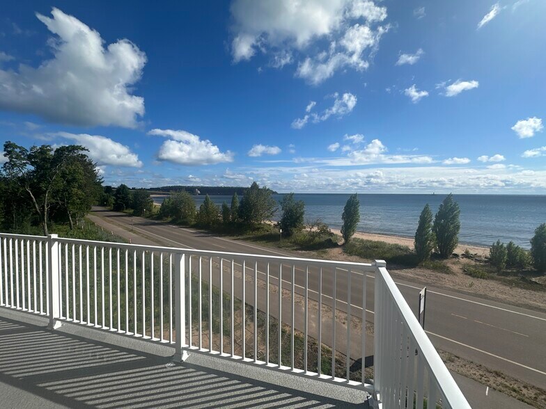 More Photos Of 2401 Lakeshore Blvd, Marquette Apartments For Sale