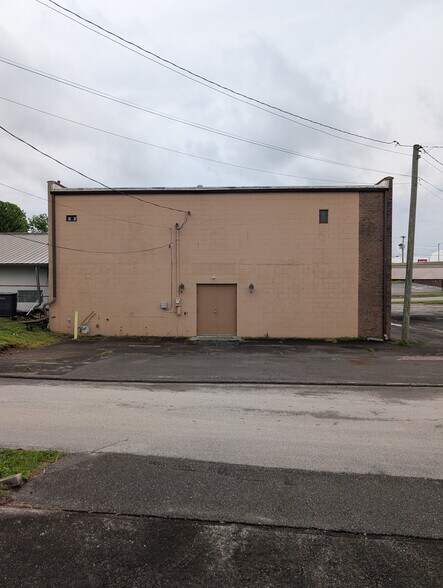 More Photos Of 364 Lindsay St, Alcoa Freestanding For Lease
