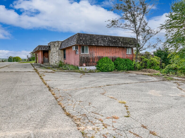 More Photos Of W6315 US Highway 18, Jefferson Restaurant For Sale