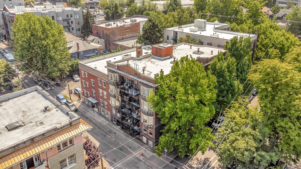 More Photos Of 2260 NW Everett St, Portland Apartments For Sale