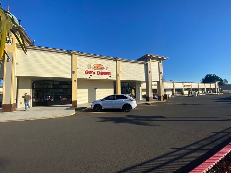 More Photos Of 19350-19400 SW Boones Ferry Rd, Tualatin Freestanding For Lease