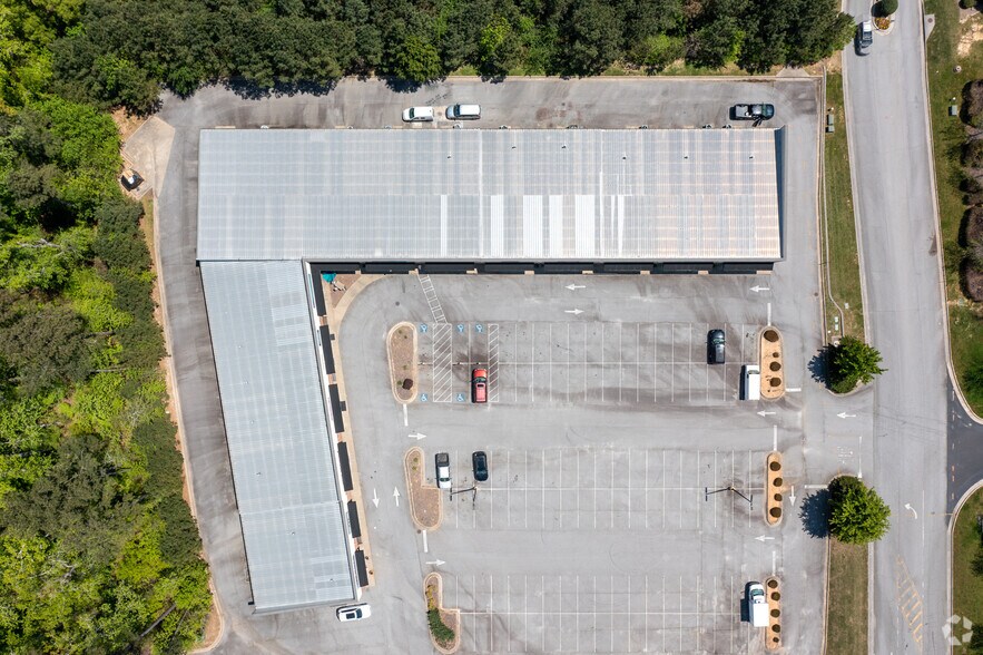 More Photos Of 45 Darbys Crossing Dr, Hiram Freestanding For Lease