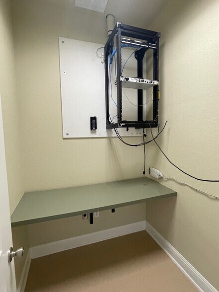 More Photos Of 1920 Corporate Dr, San Marcos Office For Sale