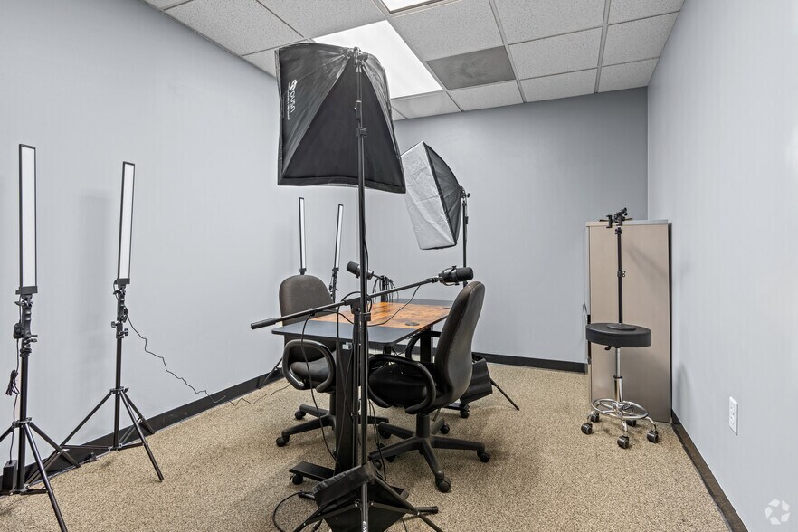 More Photos Of 900 Commonwealth Pl, Virginia Beach Coworking Space