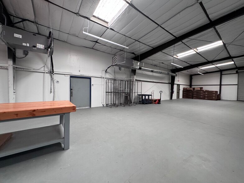 More Photos Of 814 Jackson St, Bakersfield Warehouse For Lease