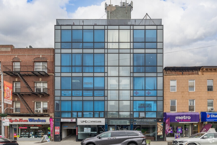 More Photos Of 3272 Steinway St, Astoria Office For Lease