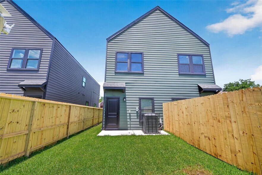 More Photos Of 7840 Nashville Unit A/B Street, Houston Apartments For Sale