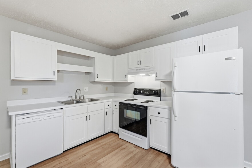 More Photos Of 97 Ivey St, Richmond Hill Apartments For Sale