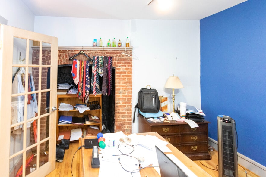 More Photos Of 115 W Saratoga St, Baltimore Storefront Retail Residential For Sale