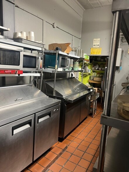 More Photos Of 1101-1103 W 36th St, Baltimore Storefront For Lease