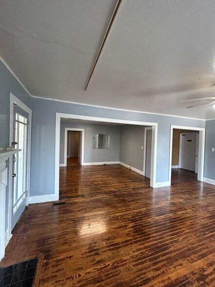 More Photos Of 1058 St Andrews Rd, Columbia General Retail For Sale