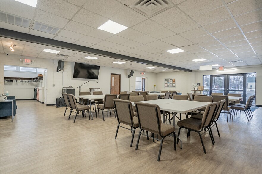 More Photos Of 1331 High Ave, Oshkosh Religious Facility For Sale