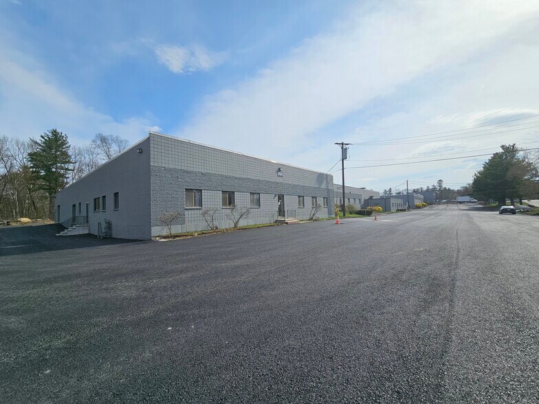More Photos Of 148 Rangeway Rd, North Billerica Warehouse For Lease
