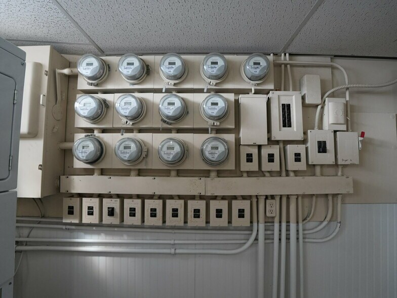 More Photos Of 311 W Highland Dr, Williston Apartments For Sale