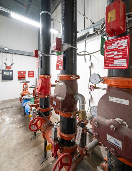 More Photos Of 2481 Dennis St, Jacksonville Manufacturing For Sale