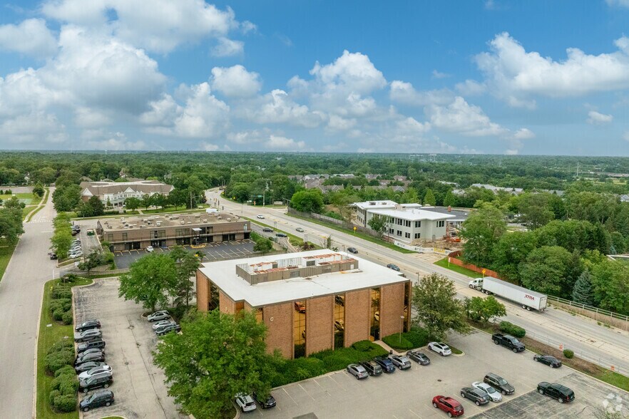 More Photos Of 800 Roosevelt Rd, Glen Ellyn Office For Lease