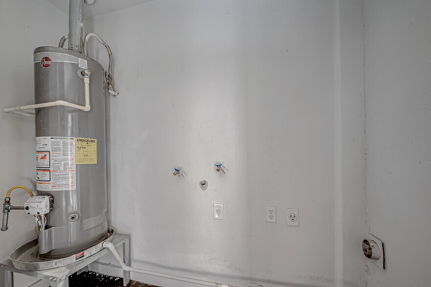 More Photos Of 7315 Housman, Houston Specialty For Lease