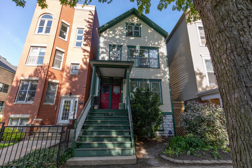 Primary Photo Of 3047 N Clifton Ave, Chicago Apartments For Sale
