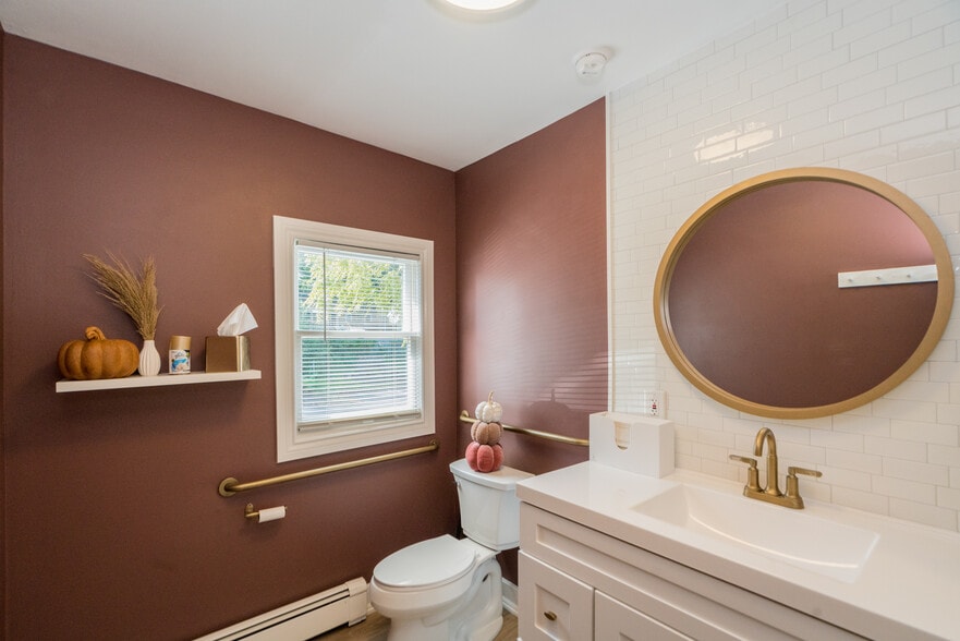 More Photos Of 1830 Western Ave, Albany Freestanding For Sale